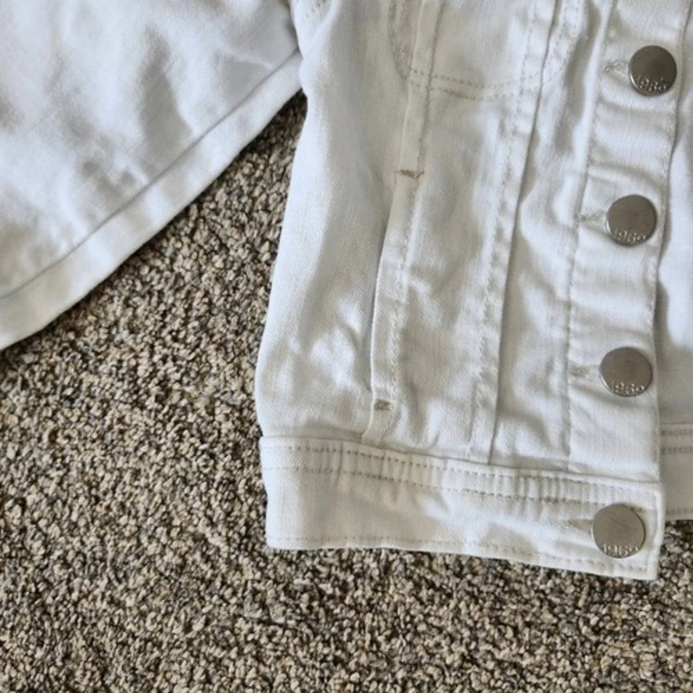 Gap‎ Cropped Jean Jacket Girls 4 White Denim Button Up Long Sleeve Collar Cotton